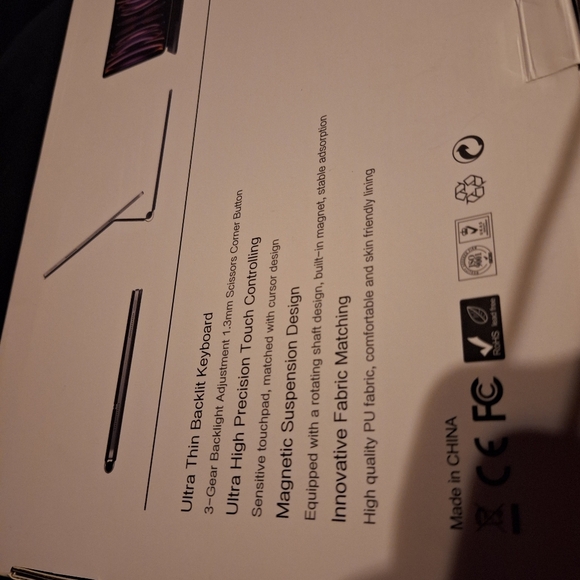 Magnetic suspension keyboard case - Picture 2 of 2